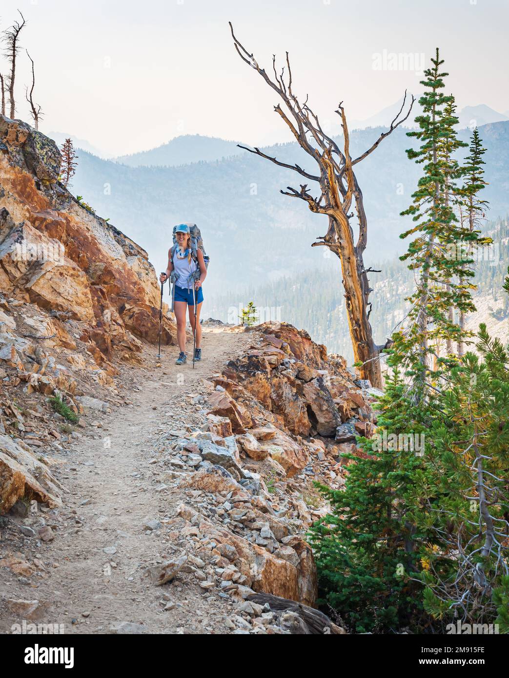 Noelle Snyder backpacking in the Sawtooth Mountains near Twin Lakes Stock Photo