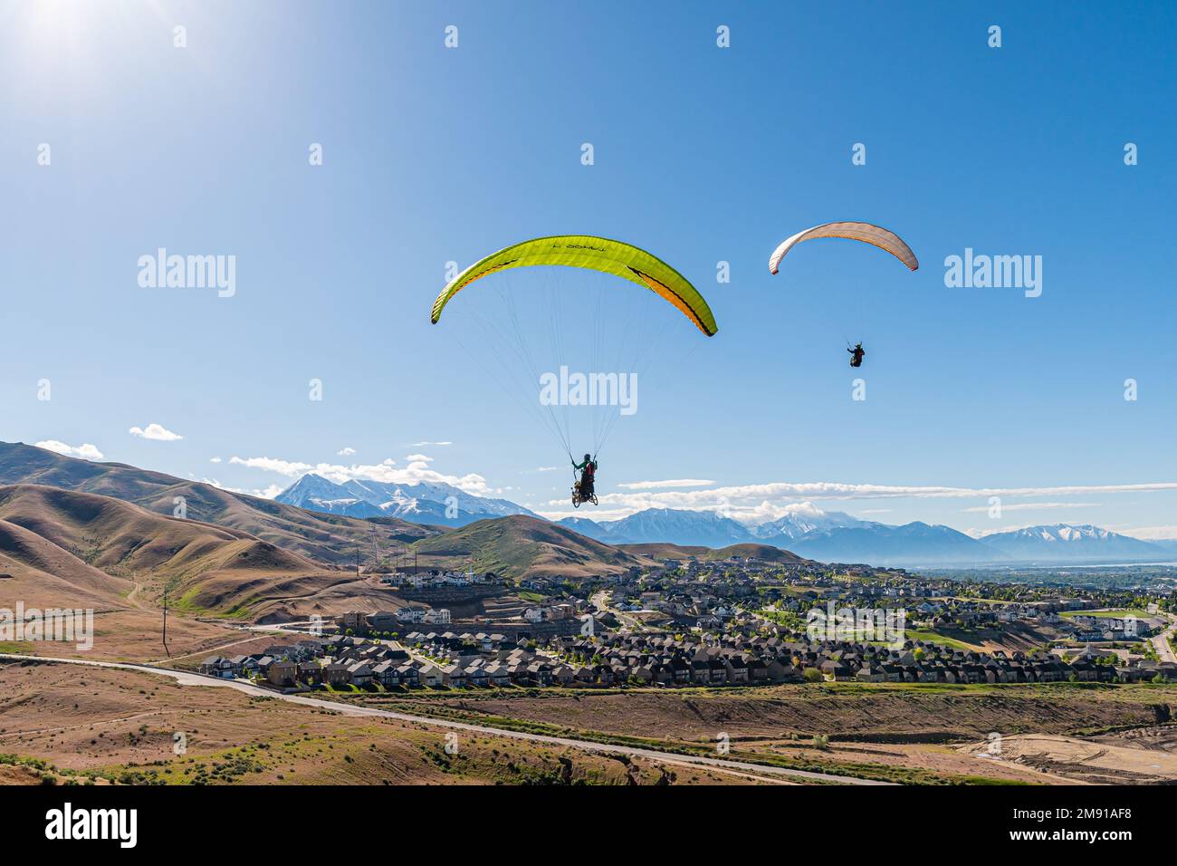 Paragliders ridge soaring at Point of the Mountain Flight Park in Utah Stock Photo Alamy