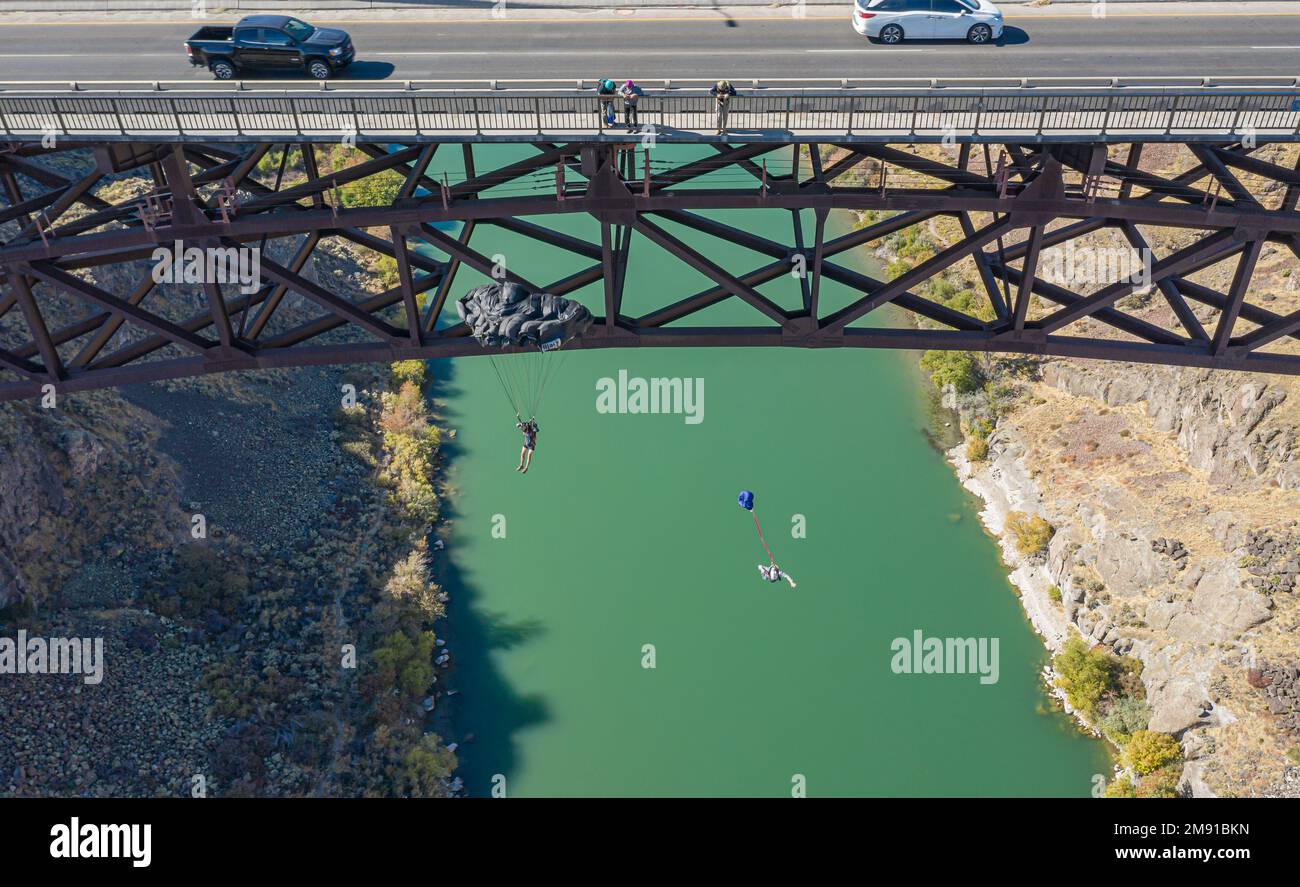 BASE jumpers leap from the Perrine Bridge in Twin Falls,  Idaho Stock Photo