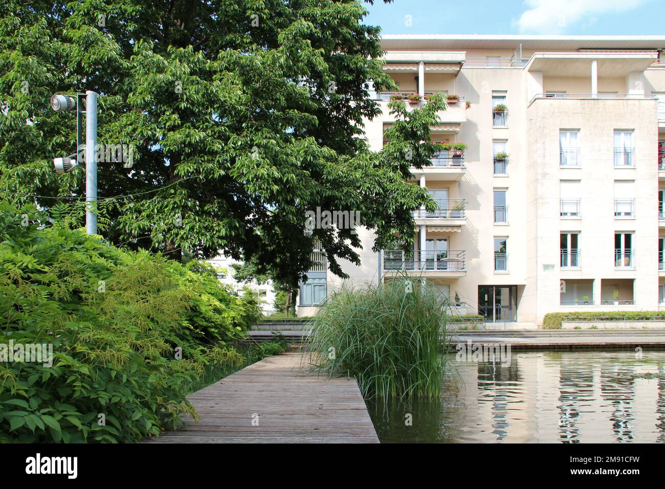 pond and modern flat buildings in nancy (france Stock Photo Alamy