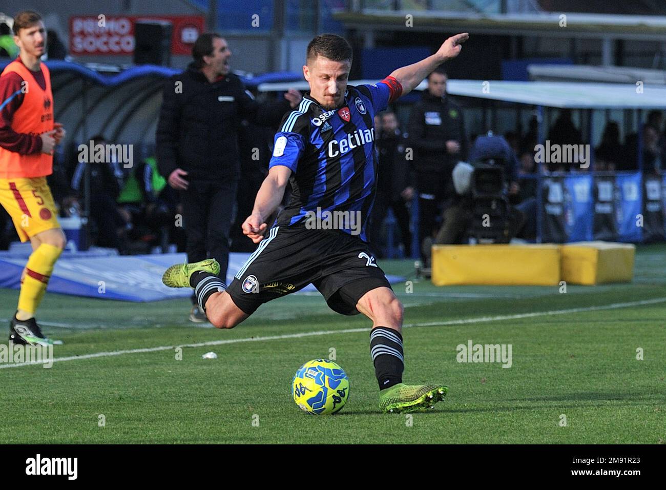 The referee Alberto Santoro during Modena FC vs SPAL, Italian soccer Serie B  match in Modena, Italy, April 22 2023 Stock Photo - Alamy