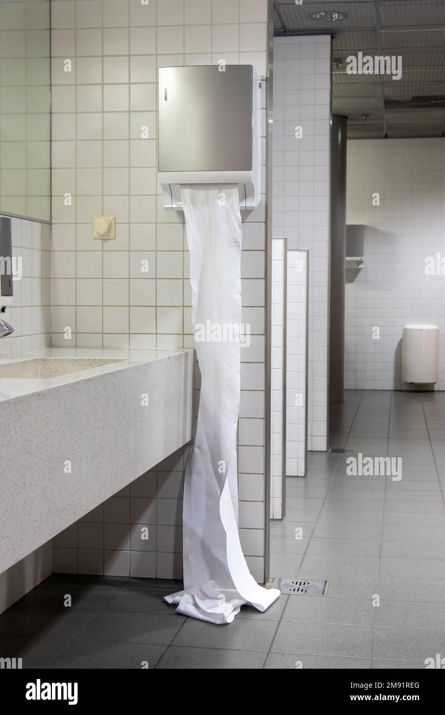 Paper towel dispenser hires stock photography and images Alamy