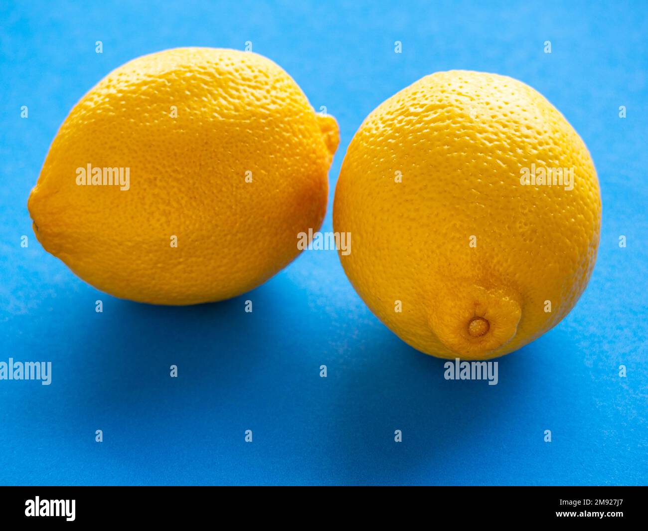Pair of round fruit hi-res stock photography and images - Alamy