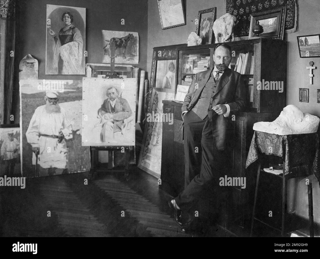 Artist V.I Rossinsky in his workshop. Moscow, Russia, B. Gnezdovsky