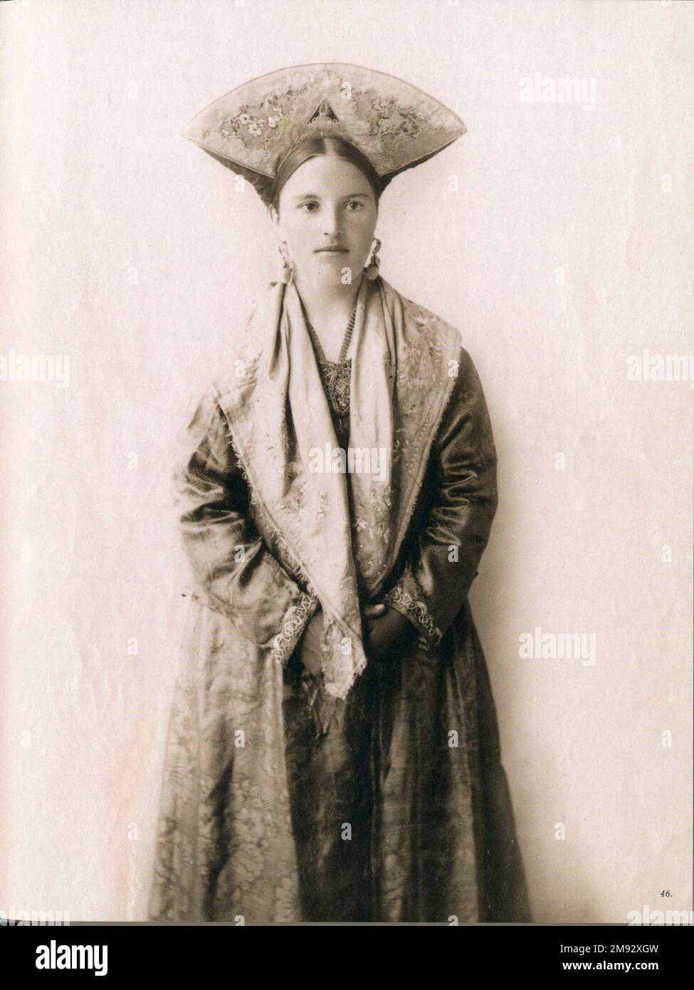 Young Russian woman in traditional cultural dress from Southern Russia, Penza Governorate ca.  1900 Stock Photo