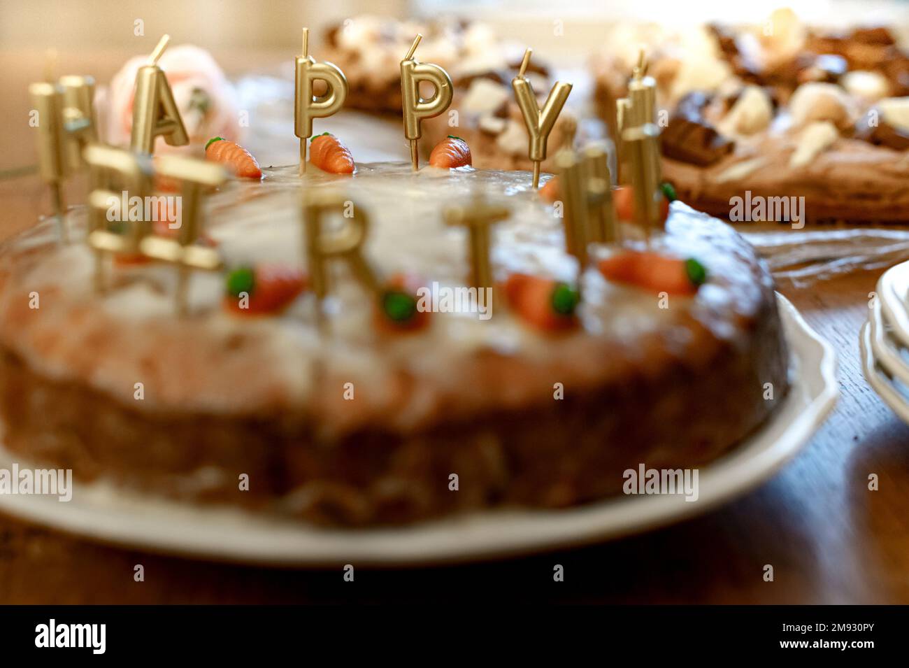 Py Birthday Birthday cake mit candles Stock Photo - Alamy