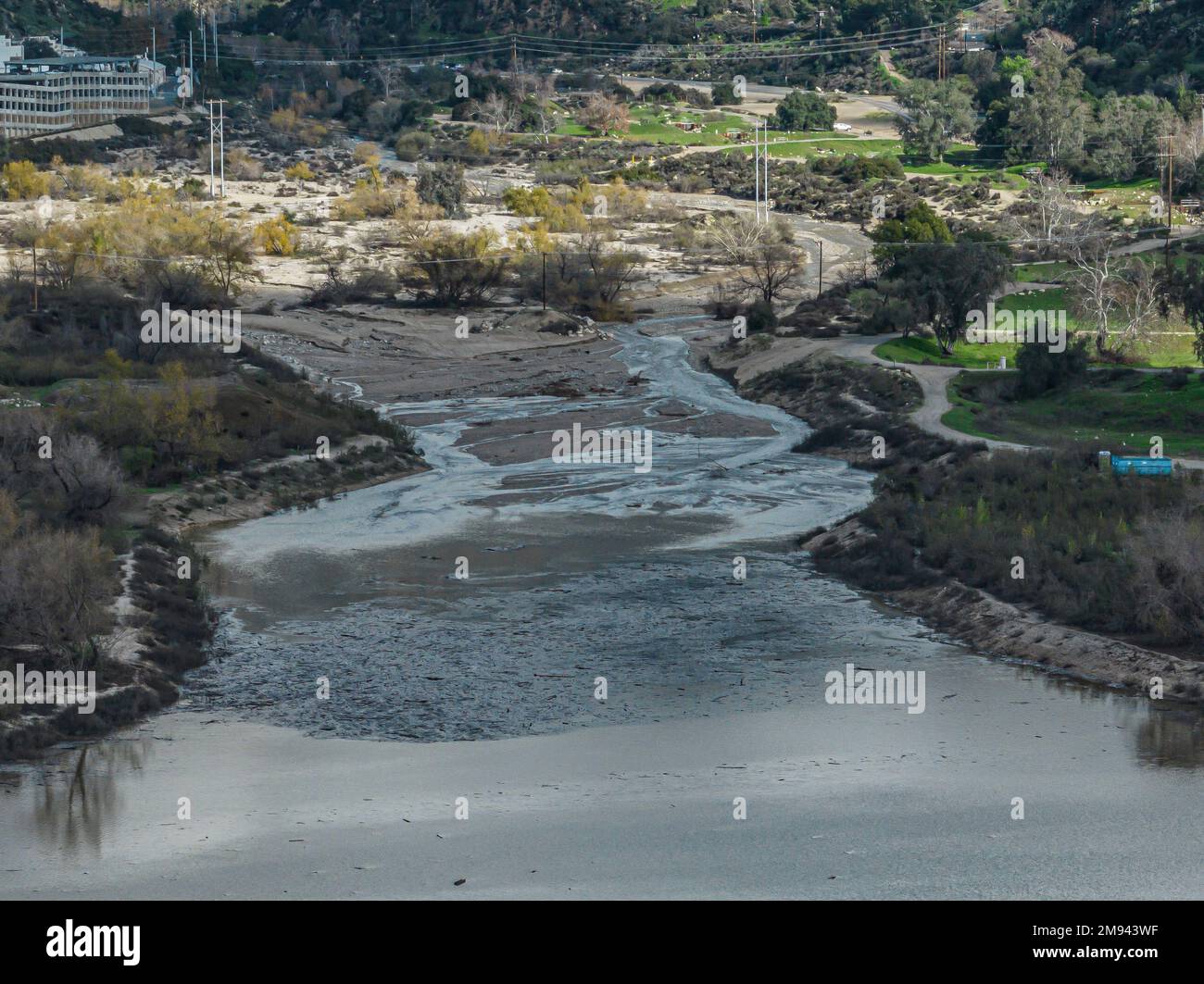 Los Angeles, USA. 16th Jan, 2023. Rain storms begin to clear out from the skies above Pasadena