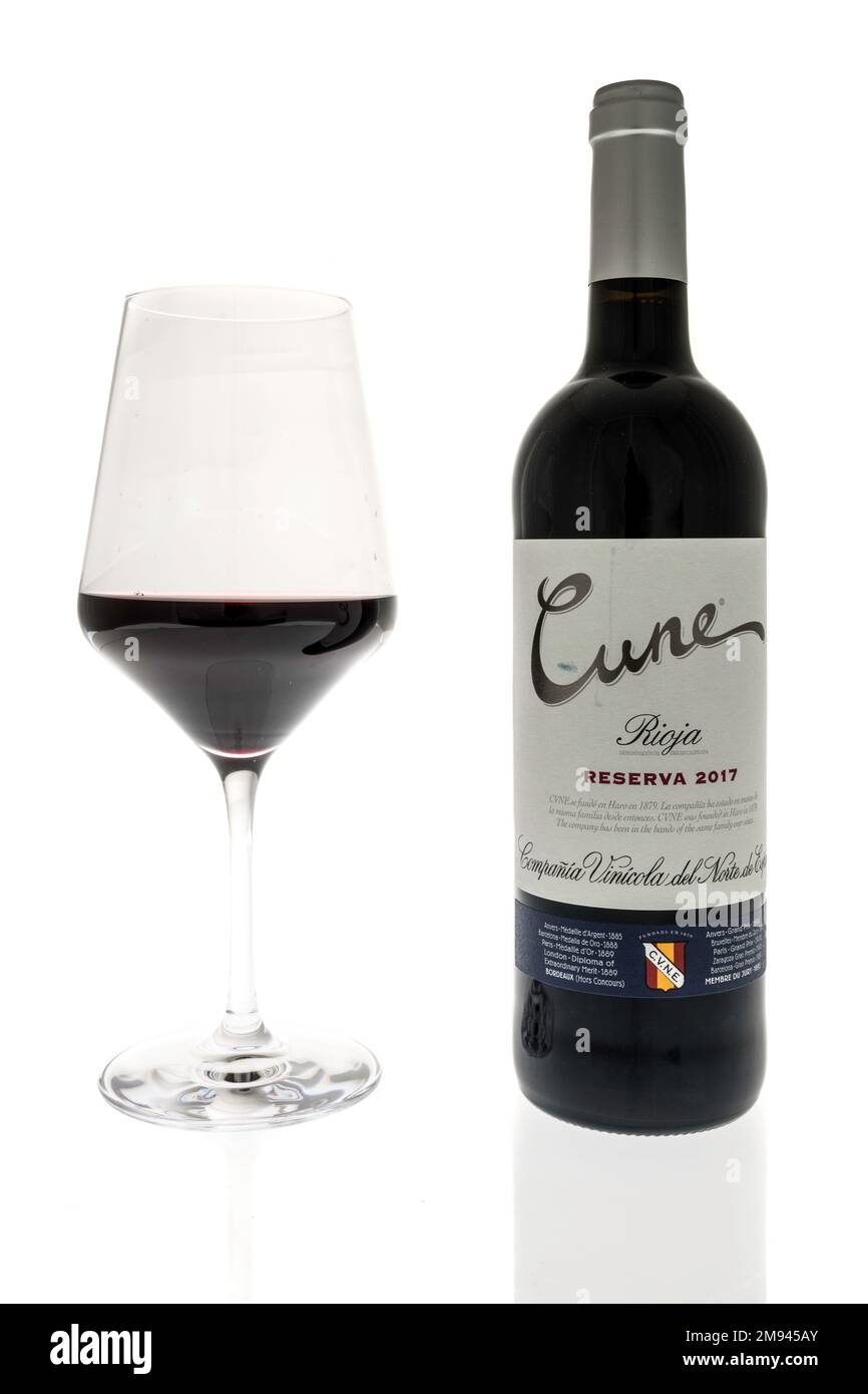 Winneconne, WI - 8 January 2023: A bottle of Cune rioja wine on an isolated background. Stock Photo