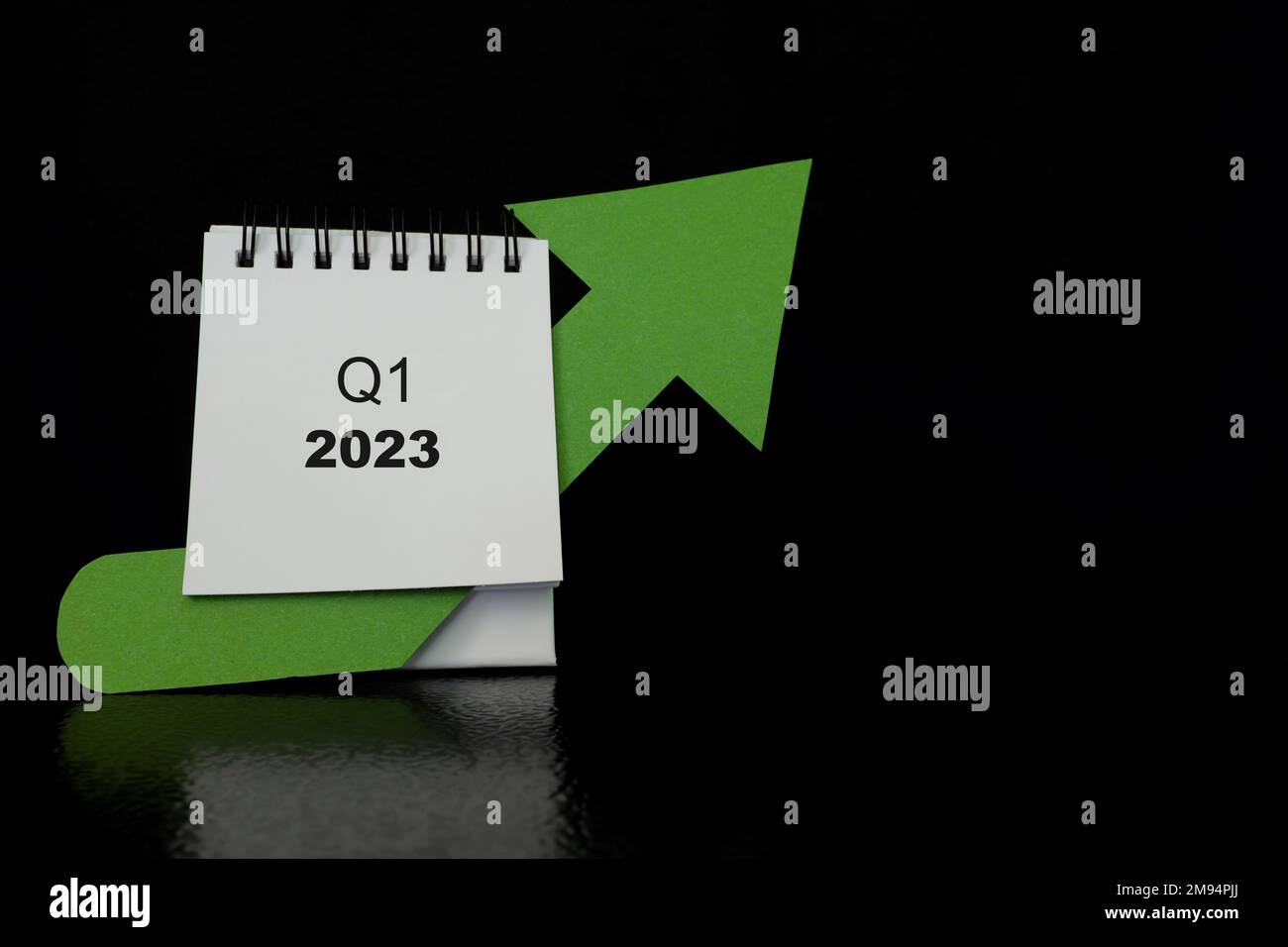 Quarterly calendar hi-res stock photography and images - Alamy