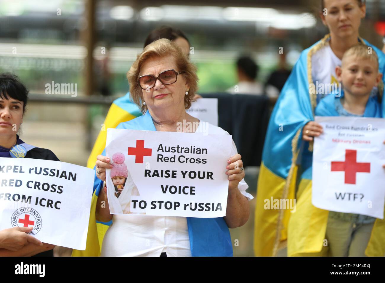 Sydney, Australia. 17th January 2023. Ukrainians and their supporters continued the protests outside the Sydney offices of Red Cross against the Russian Red Cross aiding the Russian military. Credit: Richard Milnes/Alamy Live News Stock Photo