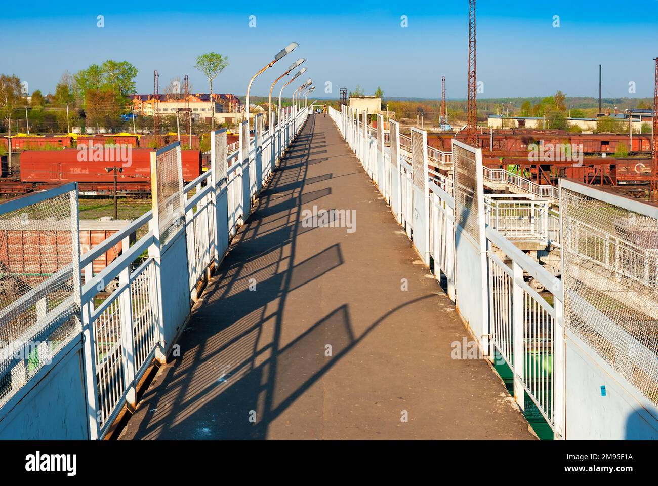 The city of the Necklace. Pedestrian bridge over the railway Stock Photo