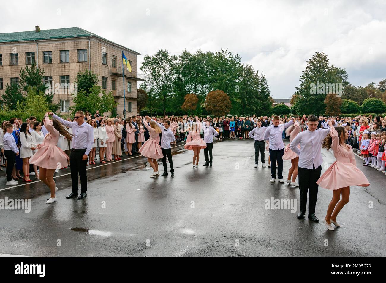 Ivano-Frankivsk, Ukraine September 1, 2021: dance of eleventh grade graduates on the holiday of the last bell at school, Ukrainian schoolchildren. Stock Photo