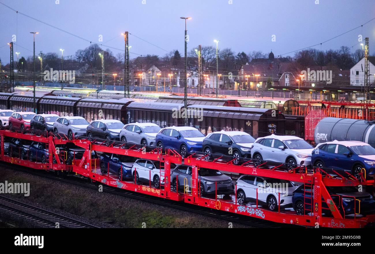 4 car train hi-res stock photography and images - Page 8 - Alamy