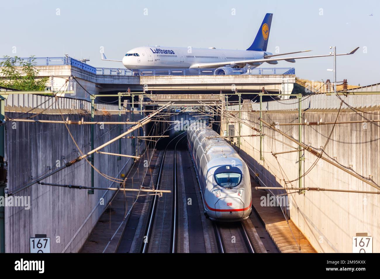 Lufthansa airport train hi-res stock photography and images - Alamy