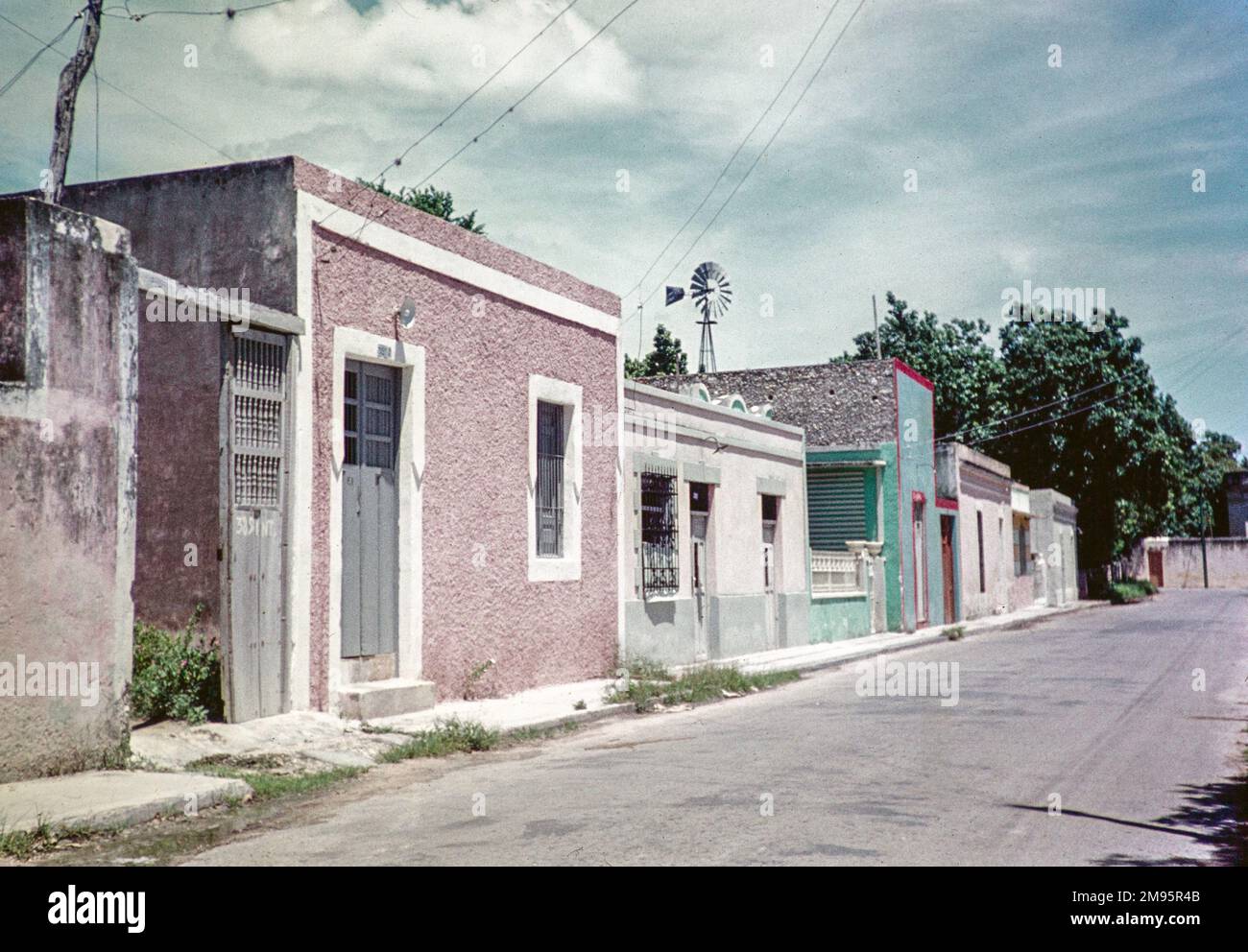 Housing In Middle Class Street Merida Mexico 1961 Stock Photo Alamy housing-in-middle-class-street-merida-mexico-1961-stock-photo-alamy