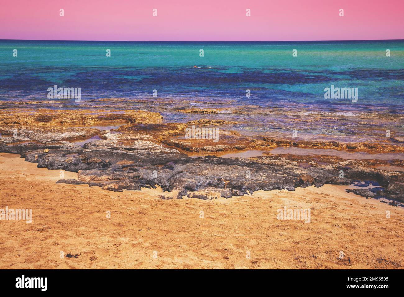 Rocky shore coast hi-res stock photography and images - Alamy