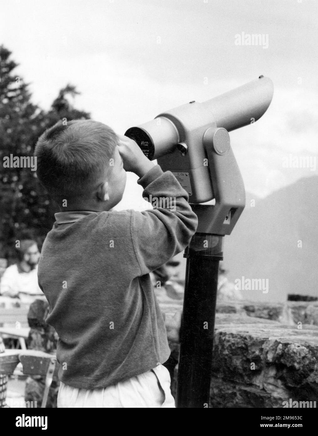 Telescope sightseeing Black and White Stock Photos & Images - Alamy
