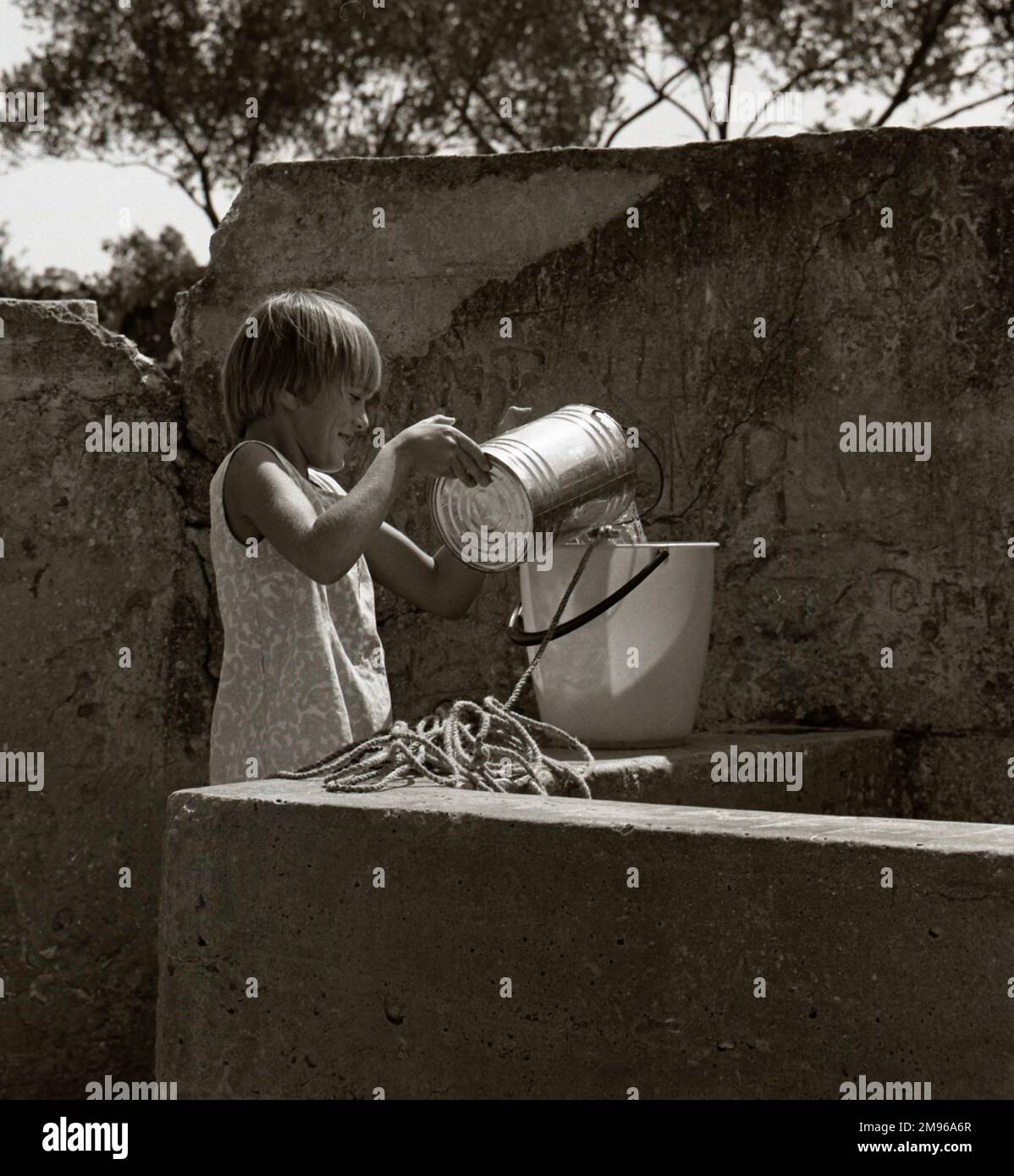 Water well bucket hi-res stock photography and images - Alamy