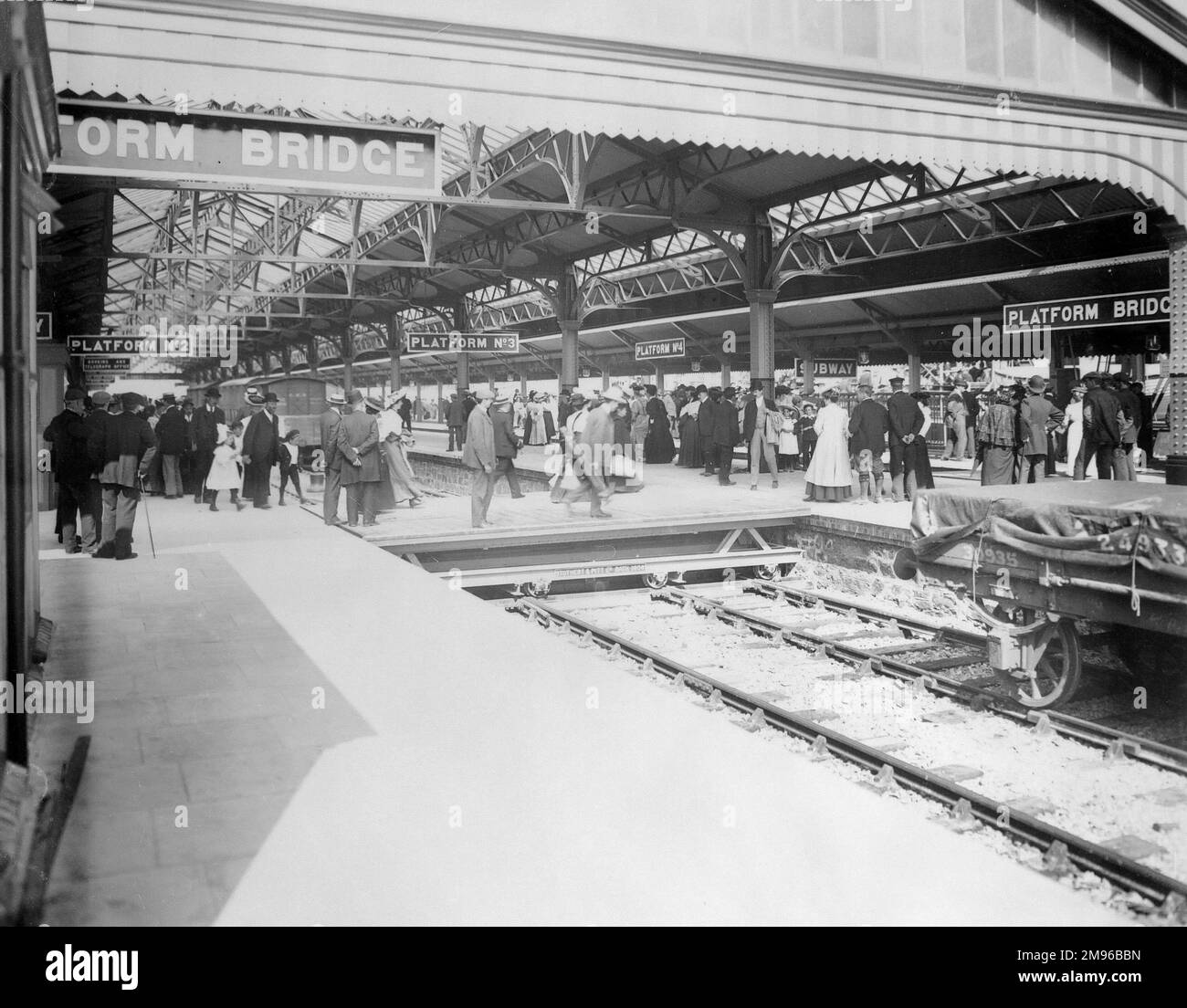 Fishguard harbour railway station hires stock photography and images