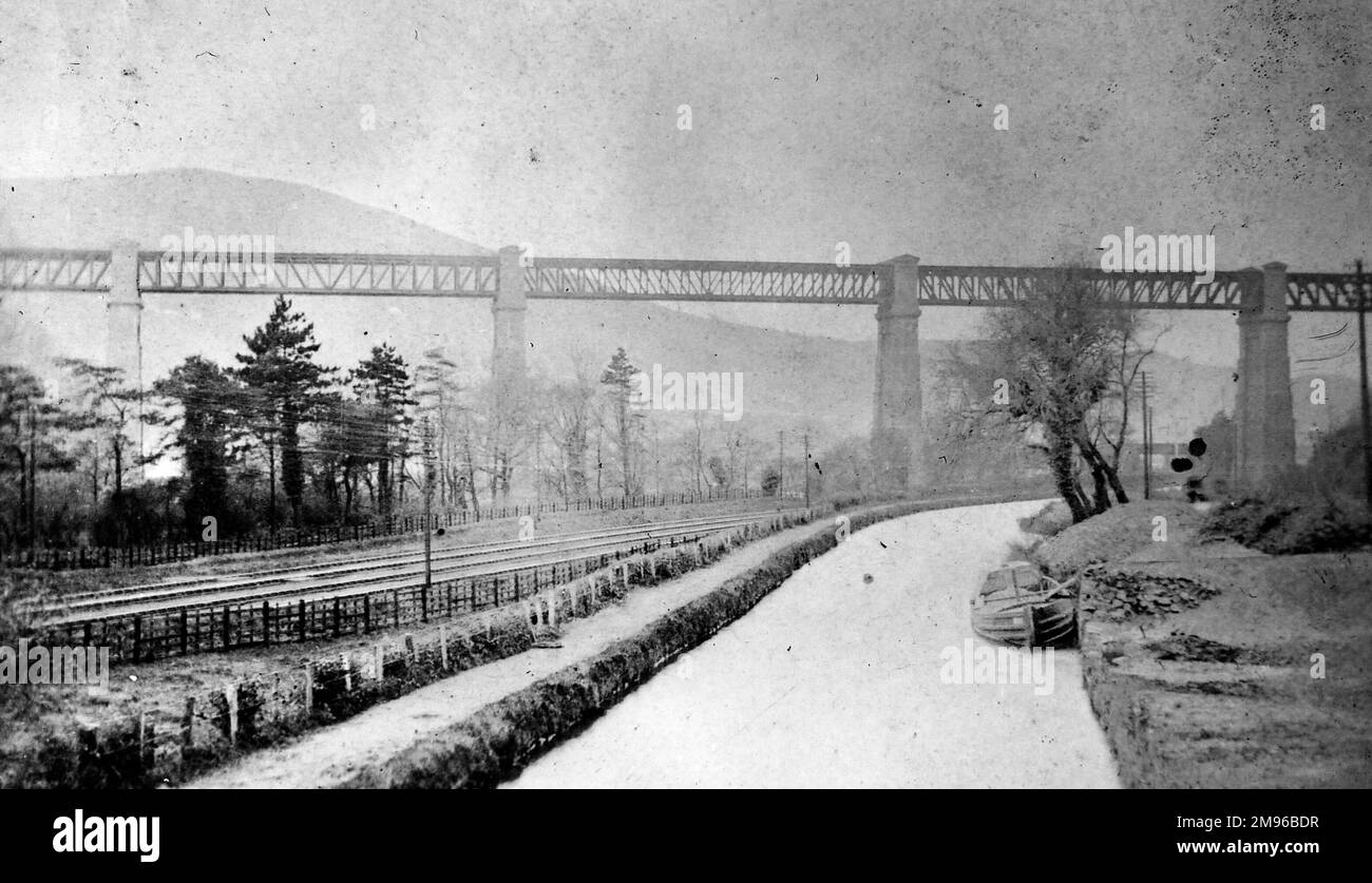 View of Taff's Well Viaduct, also known as Walnut Tree Viaduct, near Cardiff, Glamorgan, South Wales.  This was a railway viaduct crossing the canal, built in 1901 and demolished in 1969 to make way for a trunk road. Stock Photo