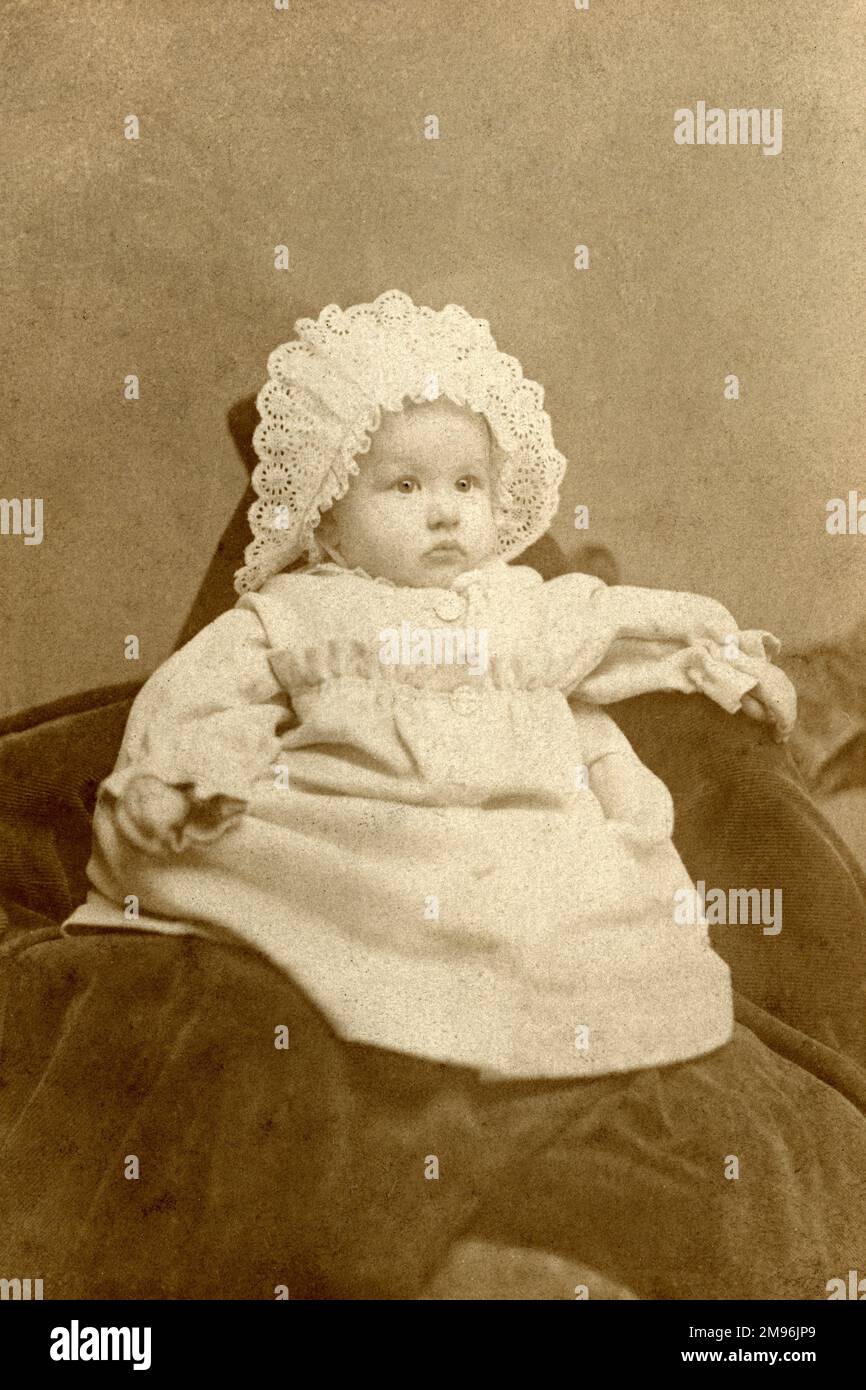 Lace baby bonnet hi-res stock photography and images - Alamy