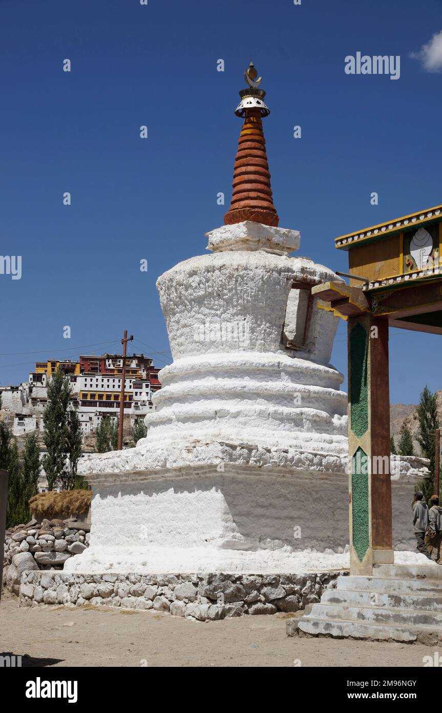India, Jammu and Kashmir, Ladakh, Thiksey: Chorte, Thiksey Monastery at rear. Stock Photo