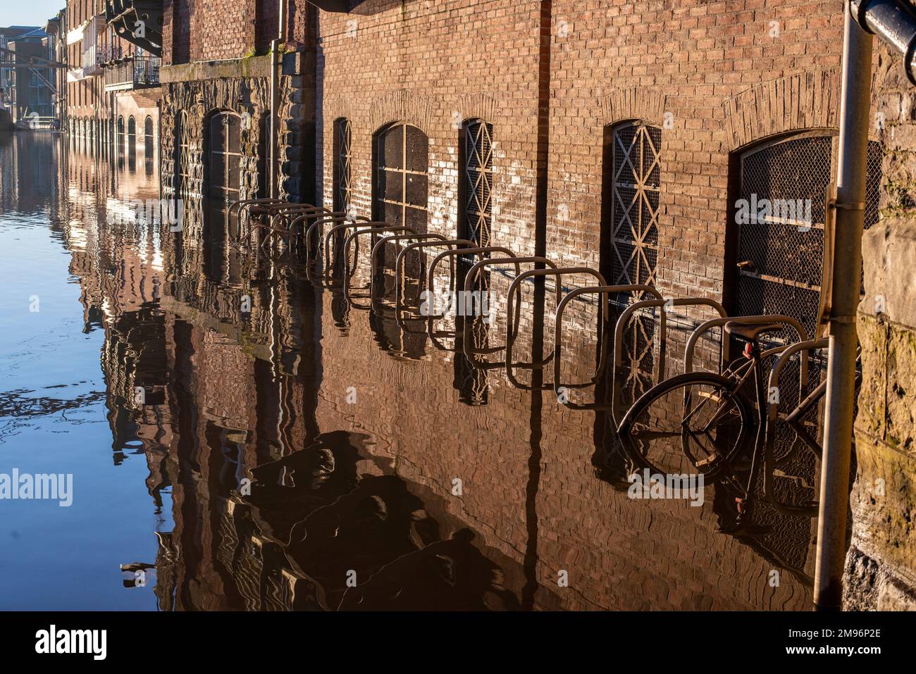 York, 17th January 2023. The river Ouse is very high and flood defence warnings are in place while Yorkshire sees blue skies, bitter cold and bright sunshine. Picture Credit: Ernesto Rogata/Alamy Live News Stock Photo