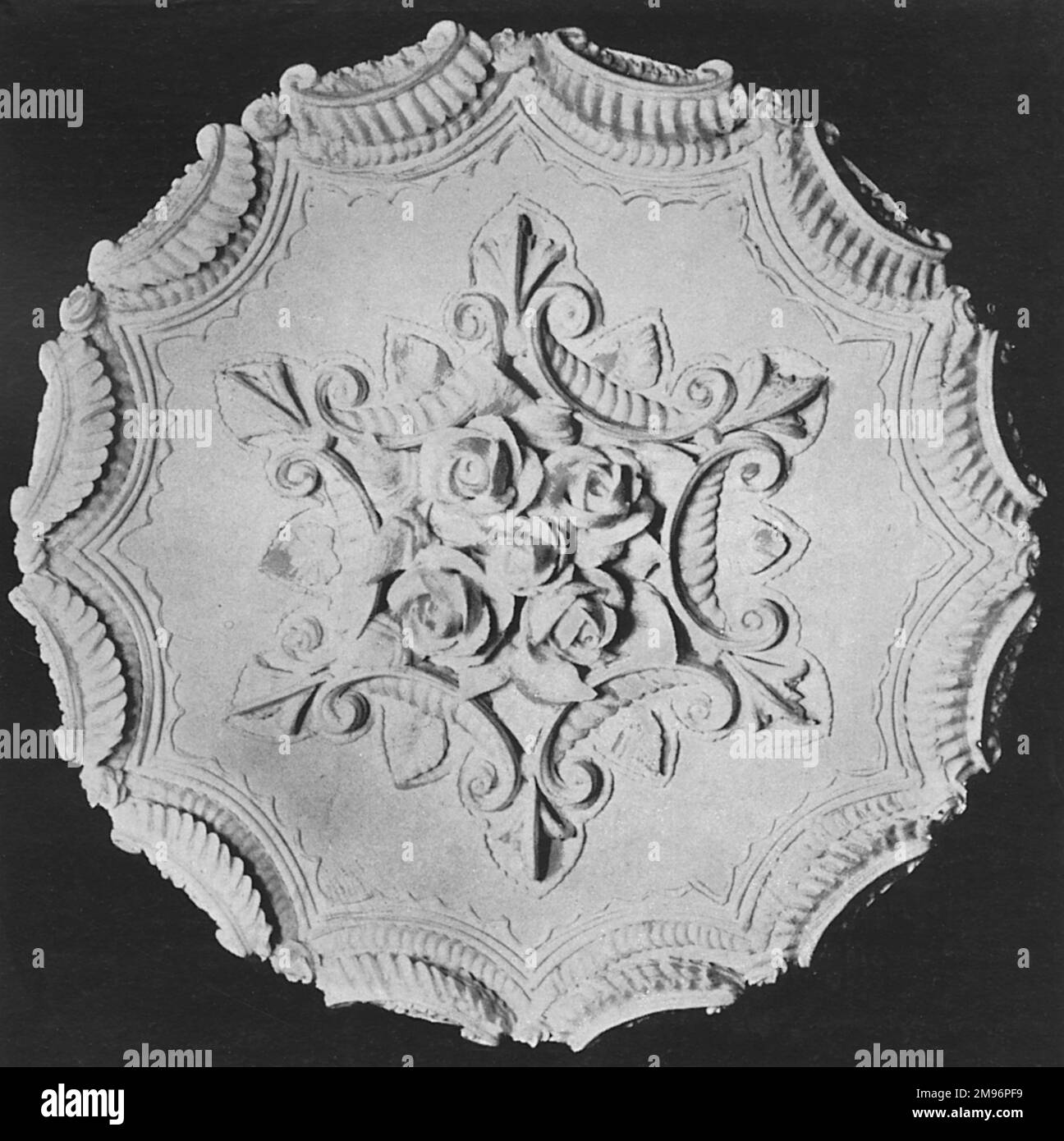 Designs for Cake Tops, Serrated Border Design Stock Photo Alamy