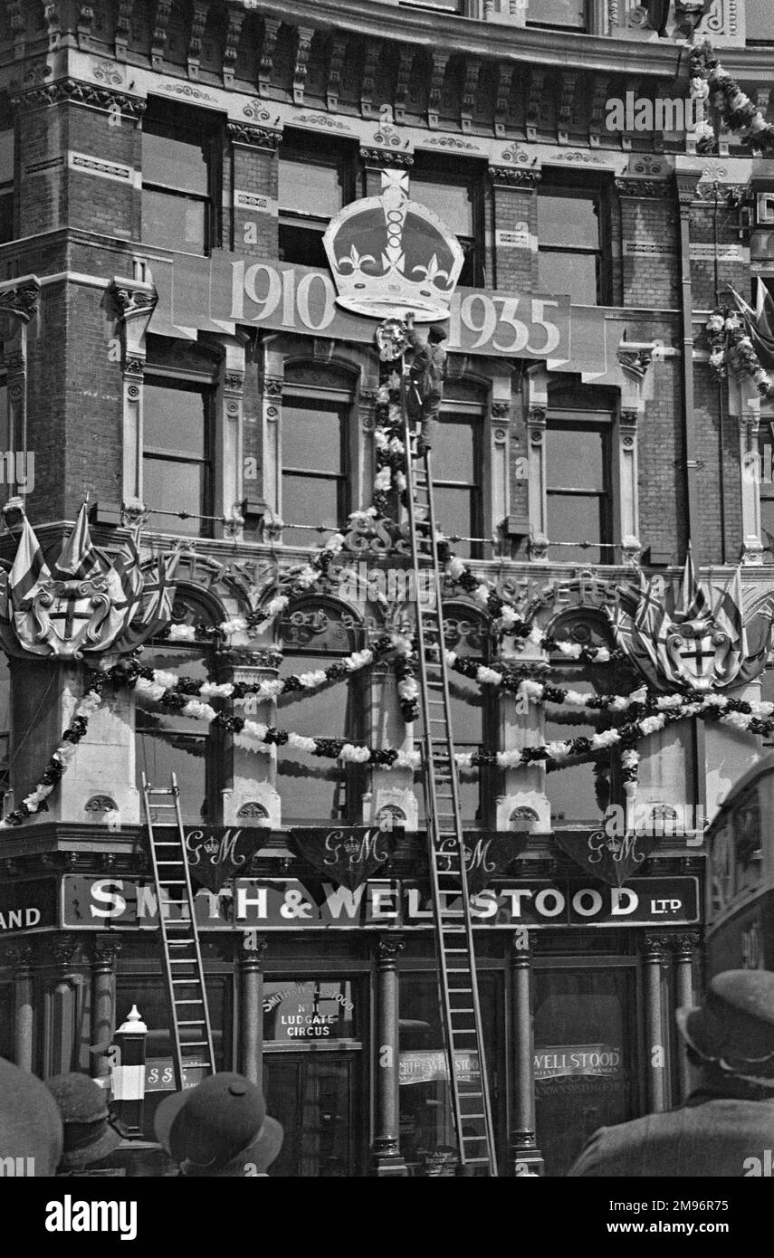 Crown jubilee hires stock photography and images Alamy