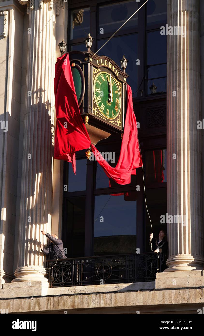 The Lord Mayor of Dublin Caroline Conroy and horologist Philip Stokes