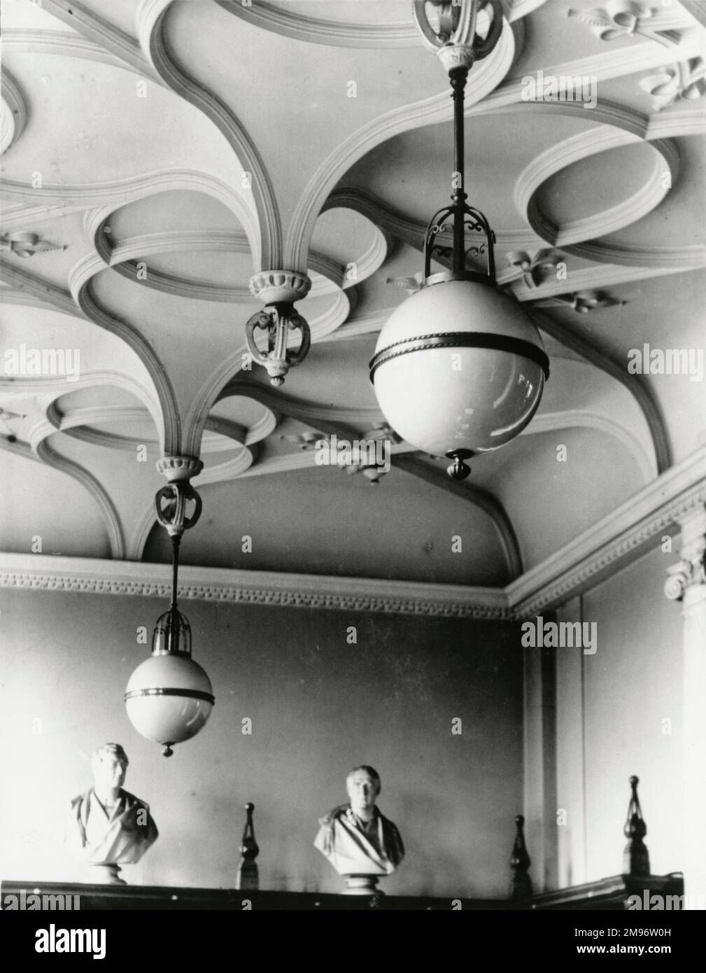 IMechE: close view of lighting units in main room of library c.1940 Stock Photo