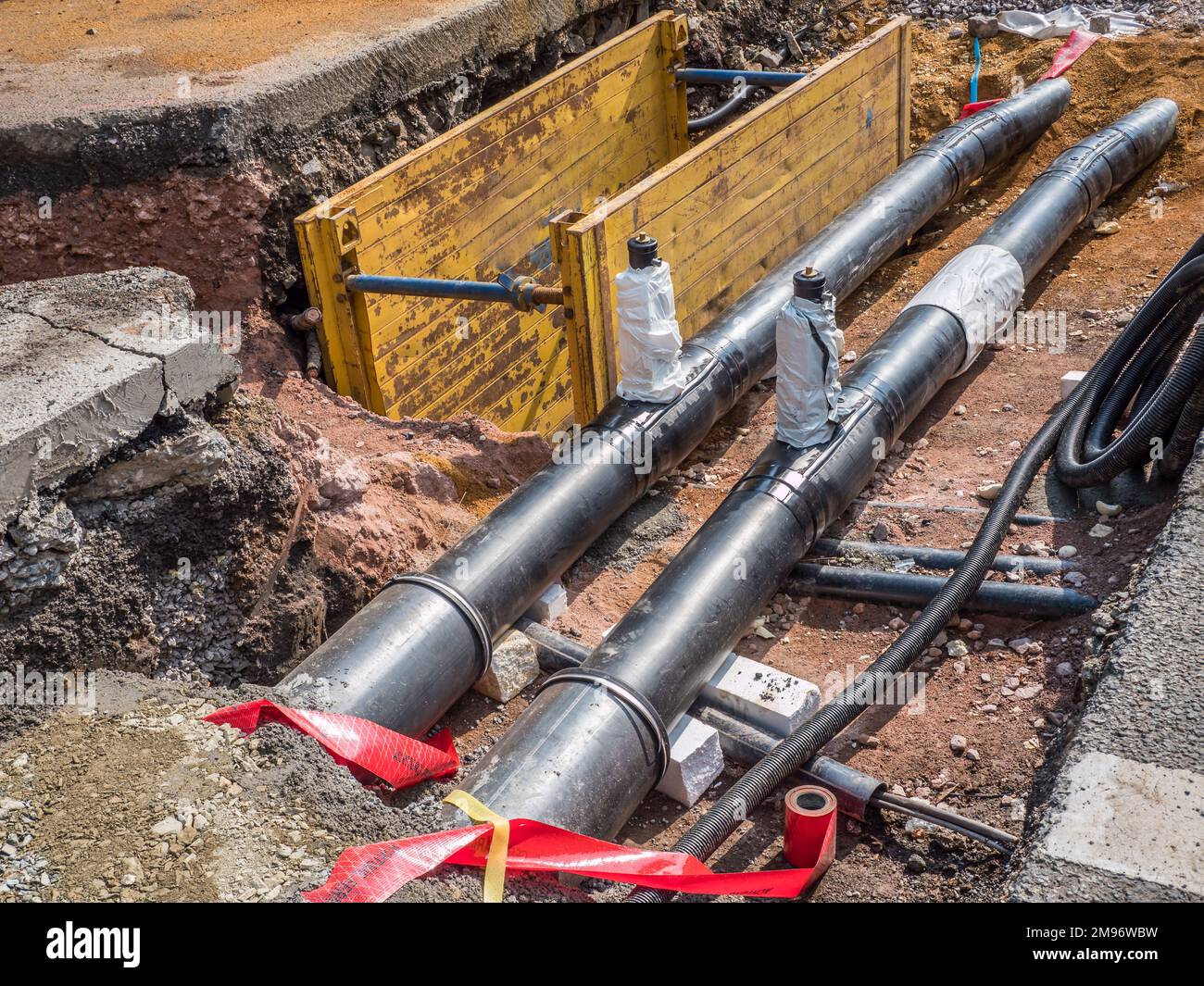 Pipeline reliability hi-res stock photography and images - Alamy