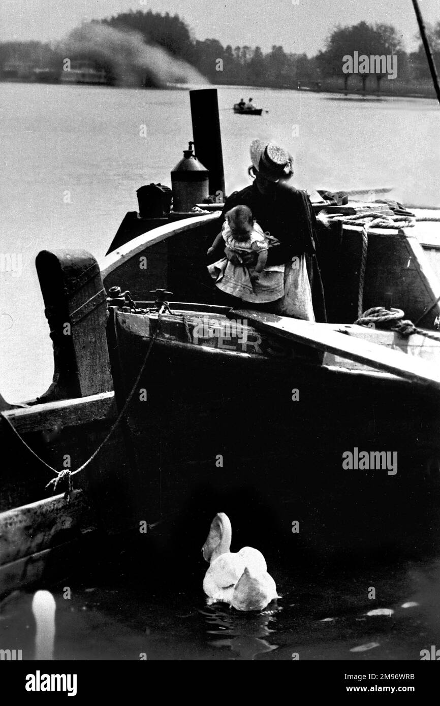 Working on the river barge Black and White Stock Photos & Images Alamy