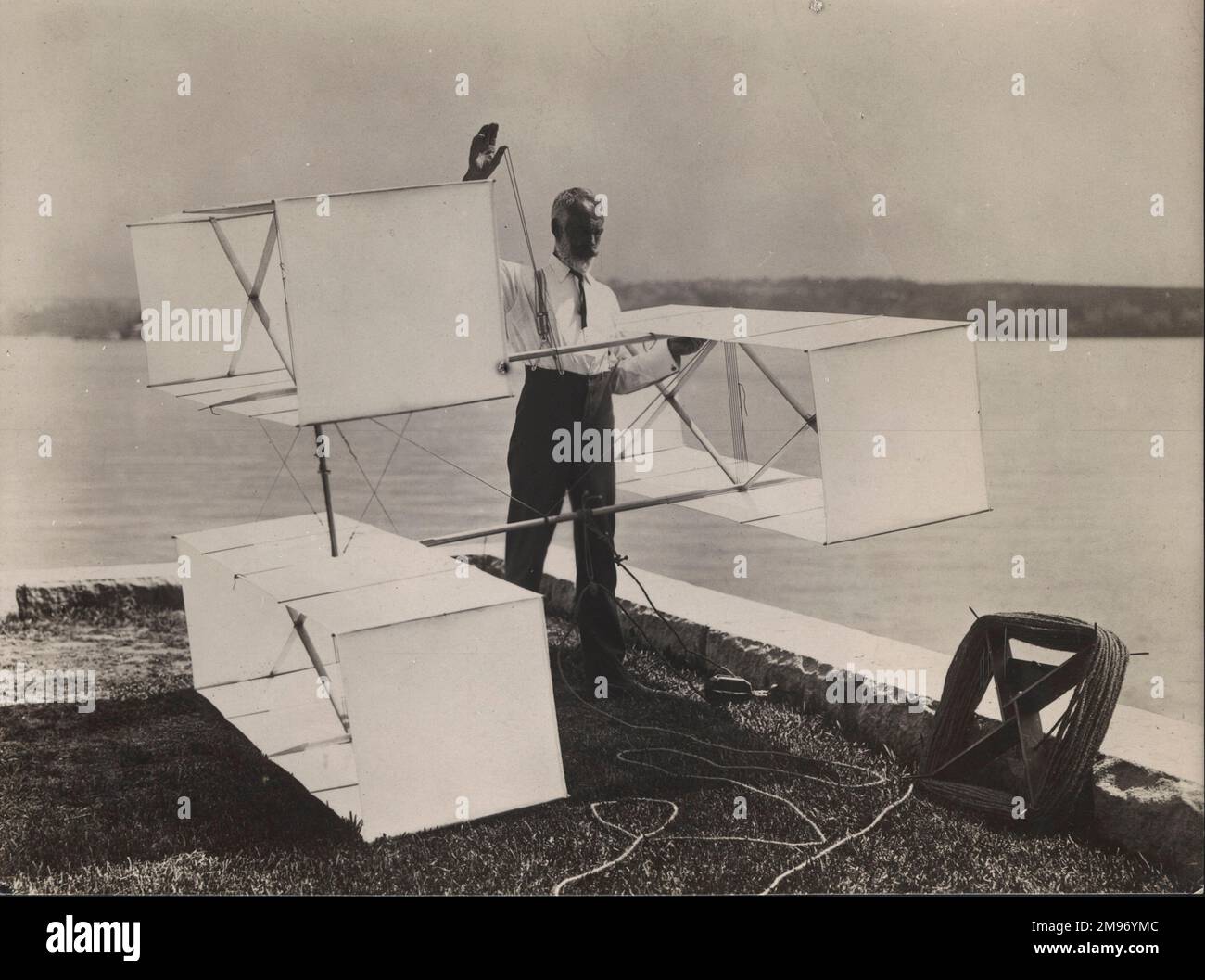 Lawrence Hargrave and his threecell boxkite Stock Photo Alamy