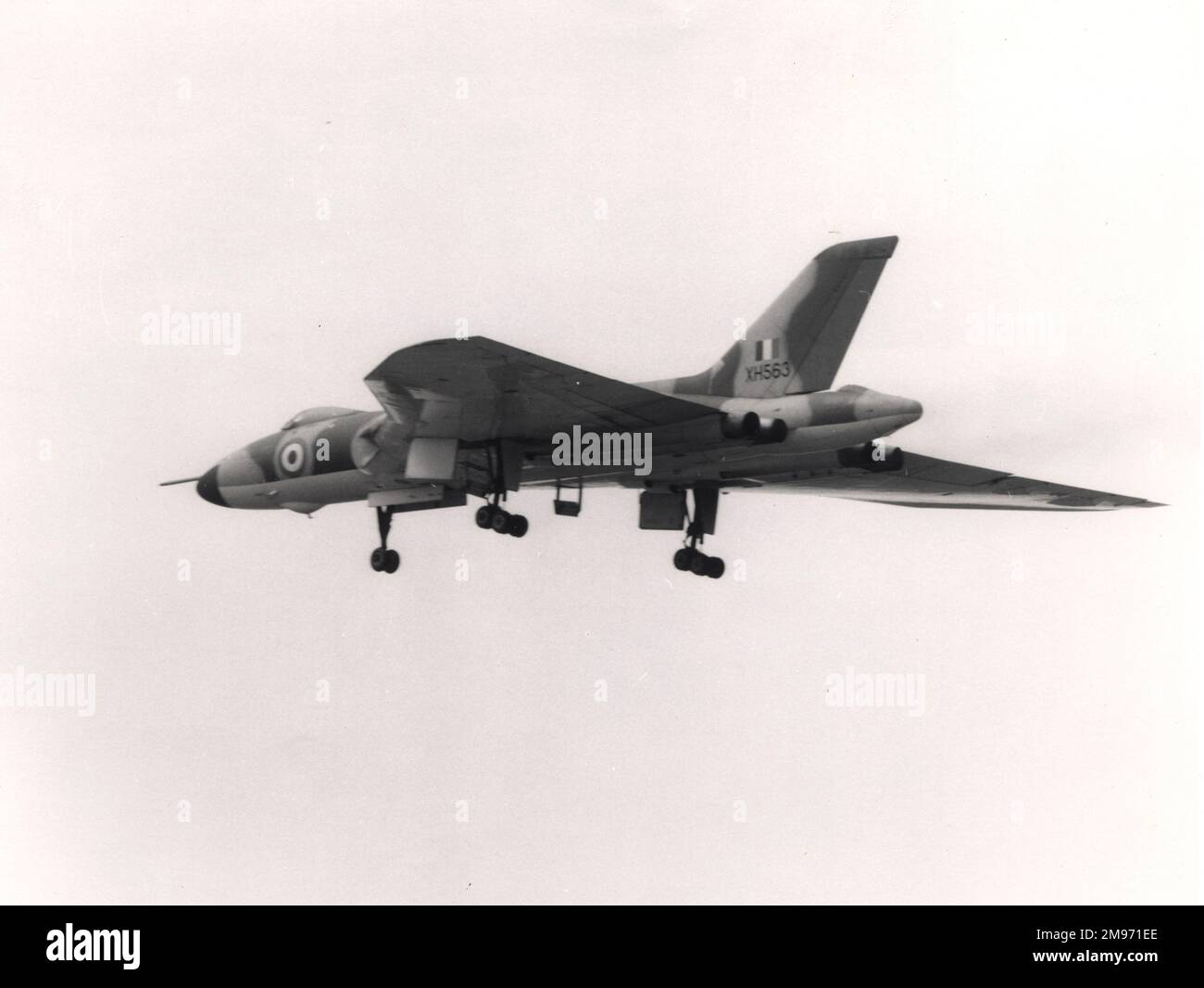 Avro Vulcan B2, XH563, of No 230 Operational Conversion Unit, RAF Finningley, Yorks, comes in to land. Stock Photo
