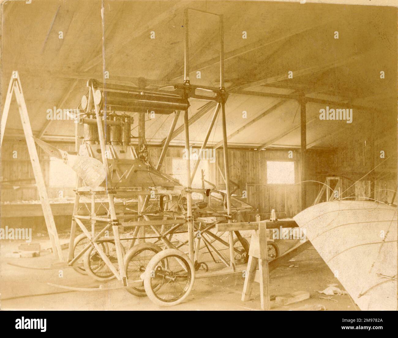 Dunne D6 in the shed of W.E. Gibson, minus wings. circa 1911. Stock Photo