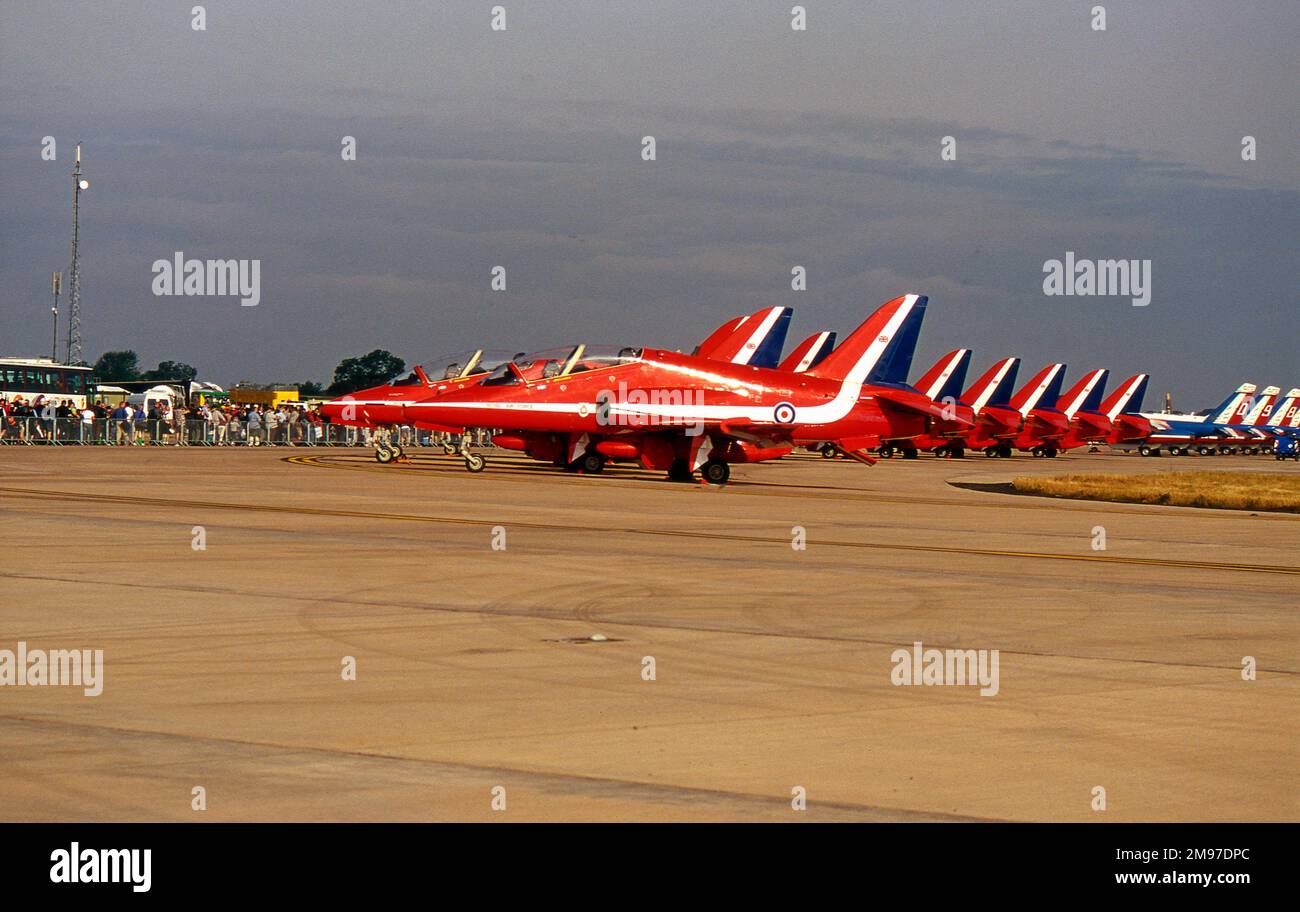 RAFAT RAF BAe Systems Hawks taxy out before display at RIAT Fairford in July 2007.  XX264 has been flying with the team since they converted to Hawks in November 1979 Stock Photo