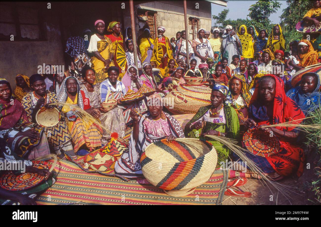 Uganda, Kampala; Women weaving traditional baskets Stock Photo Alamy