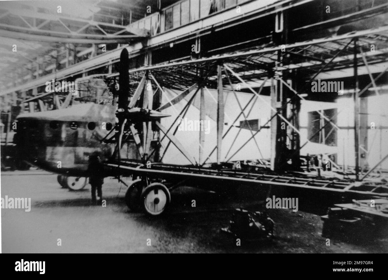 Siemens Schuckert-Werke R VI giant six-man German bomber, serial no. 6/15 (the only one made), seen here in assembly. It went into operational service on the Eastern Front in late 1916. Stock Photo