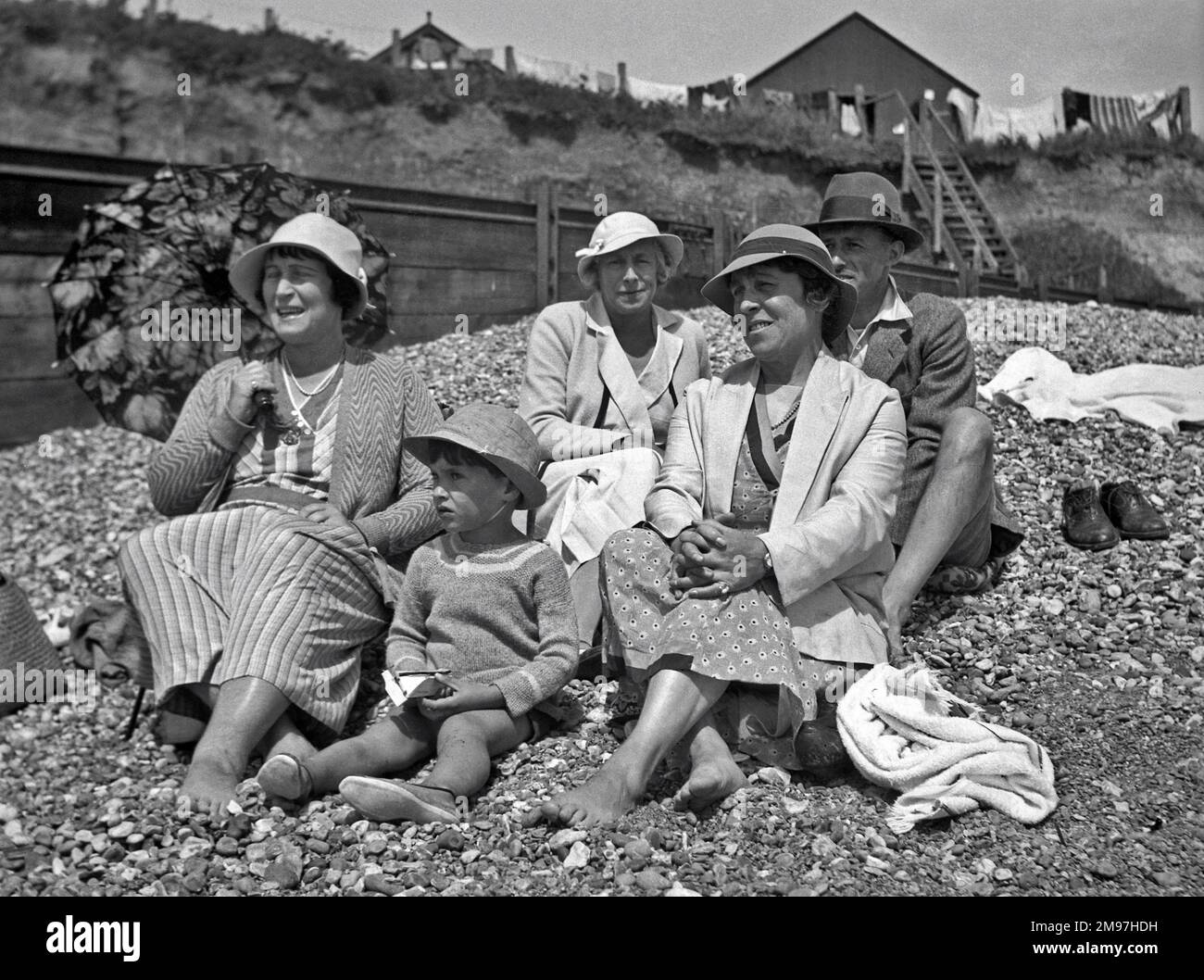 1920s family beach hi-res stock photography and images - Alamy