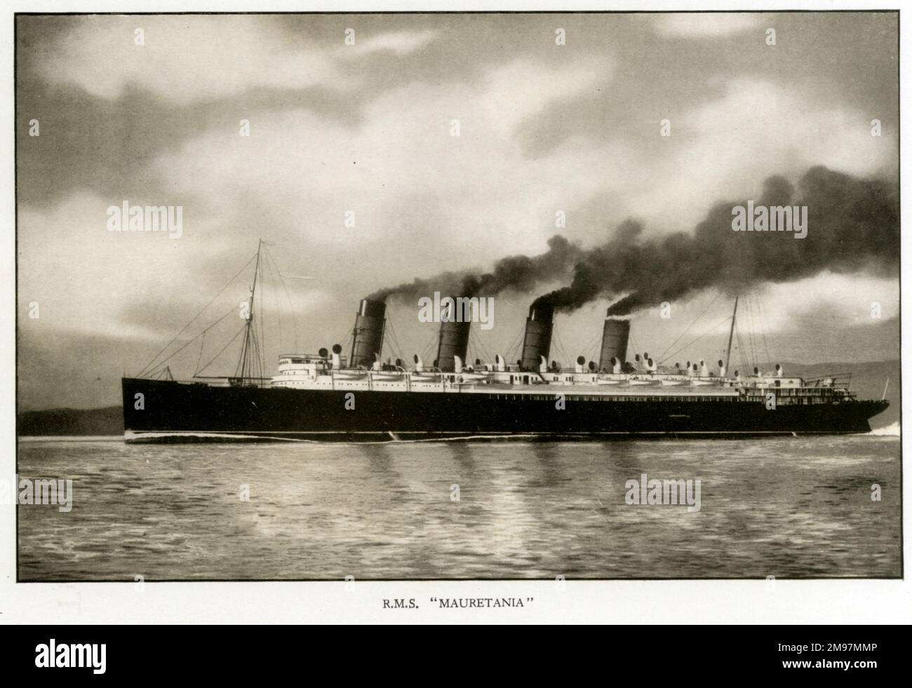 The Cunard Ocean Liner RMS Mauretania in full flow Stock Photo