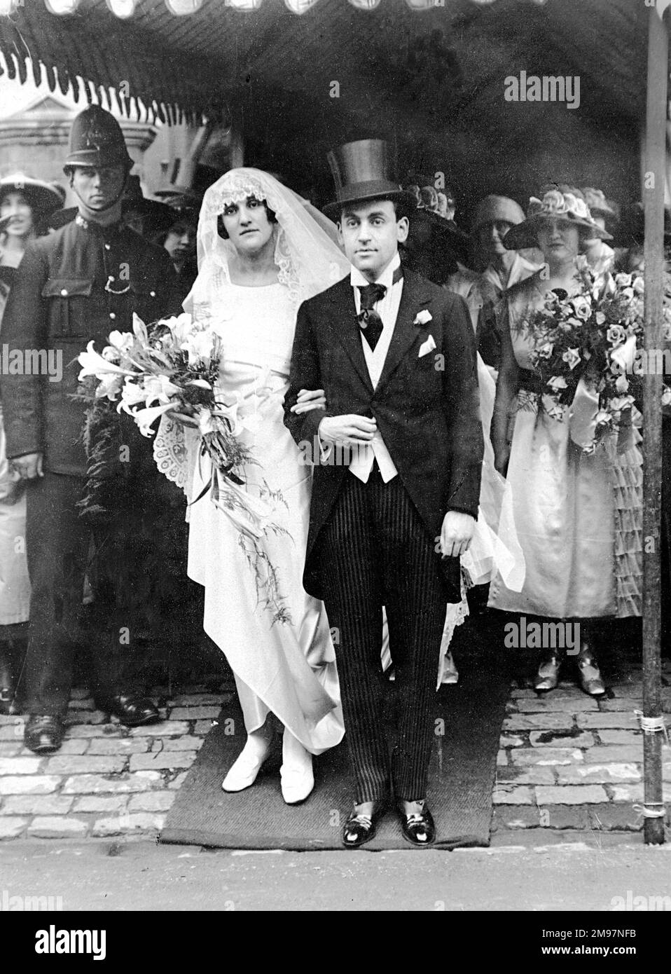 15 Meaningful Scottish Wedding Traditions for Your Ceremony\u200b, image size:958x1390