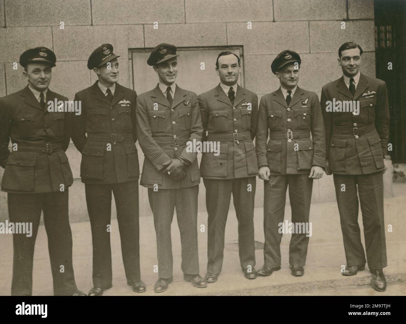 The crew that sank the battleship Tirpitz. From left: F/O Giarish, Australia; Flt Lt Buckham, Australia; F/O Nolan, London; Sq Ldr A.G. Williams; F/O daniell, Canada and Wg Cdr J.B. Taite, 15 November 1944. Stock Photo