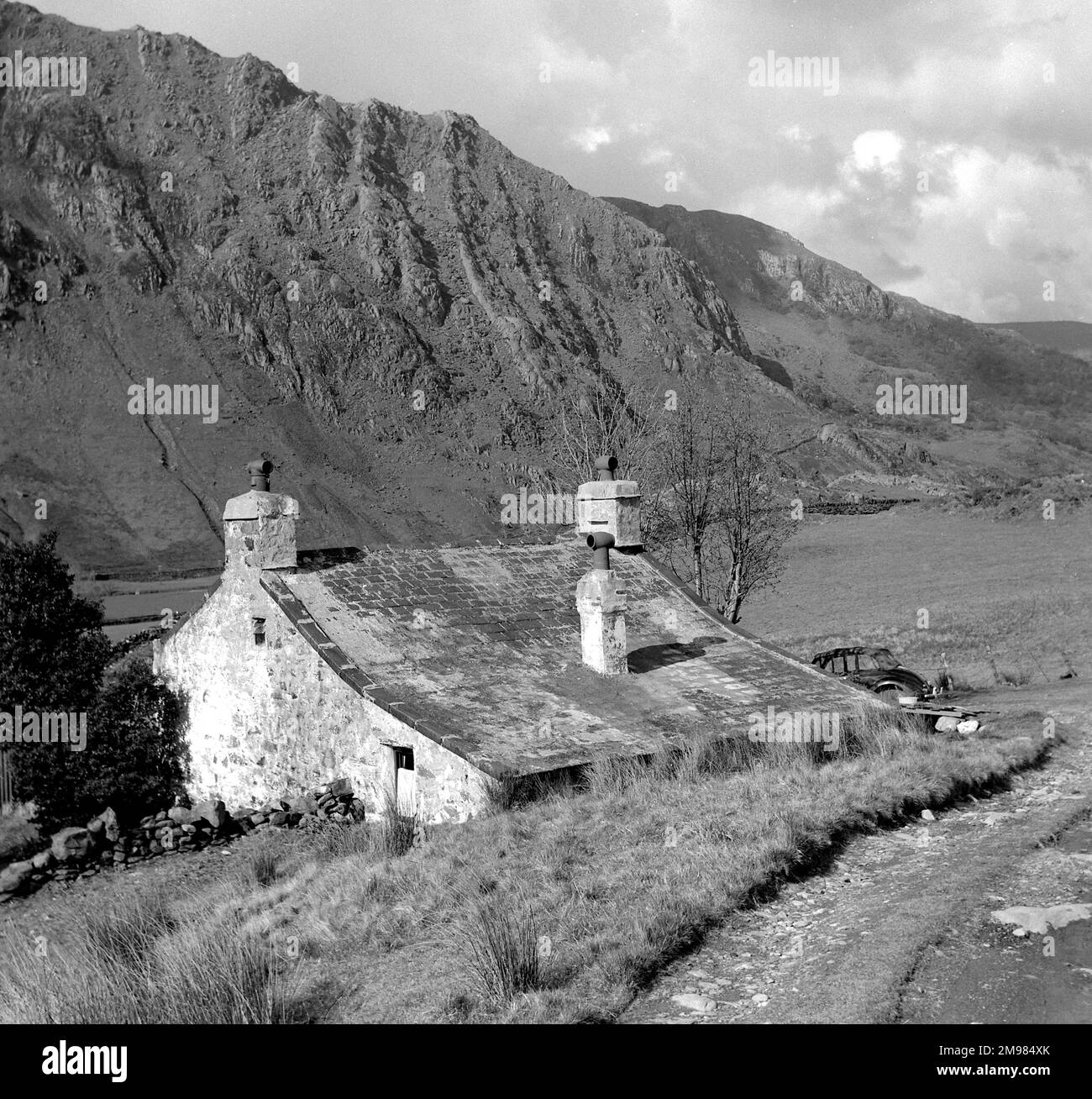 North Wales, Llanberis, Llanberis Pass with cottages Stock Photo Alamy