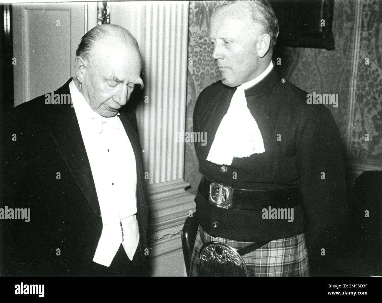 The Royal Aeronautical Society held a dinner at No.4 Hamilton Place in 1949 to celebrate the granting of its Royal Charter dated 22 December 1948. ACM Sir Frederick Bowhill, left, and Lord Sempill. Stock Photo