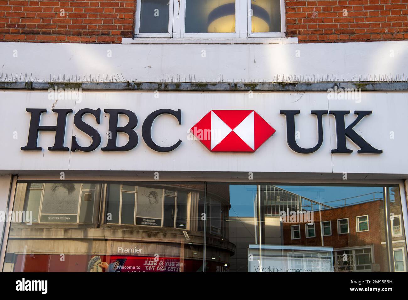 Slough, Berkshire, UK. 14th December, 2022. An HSBC UK bank branch in