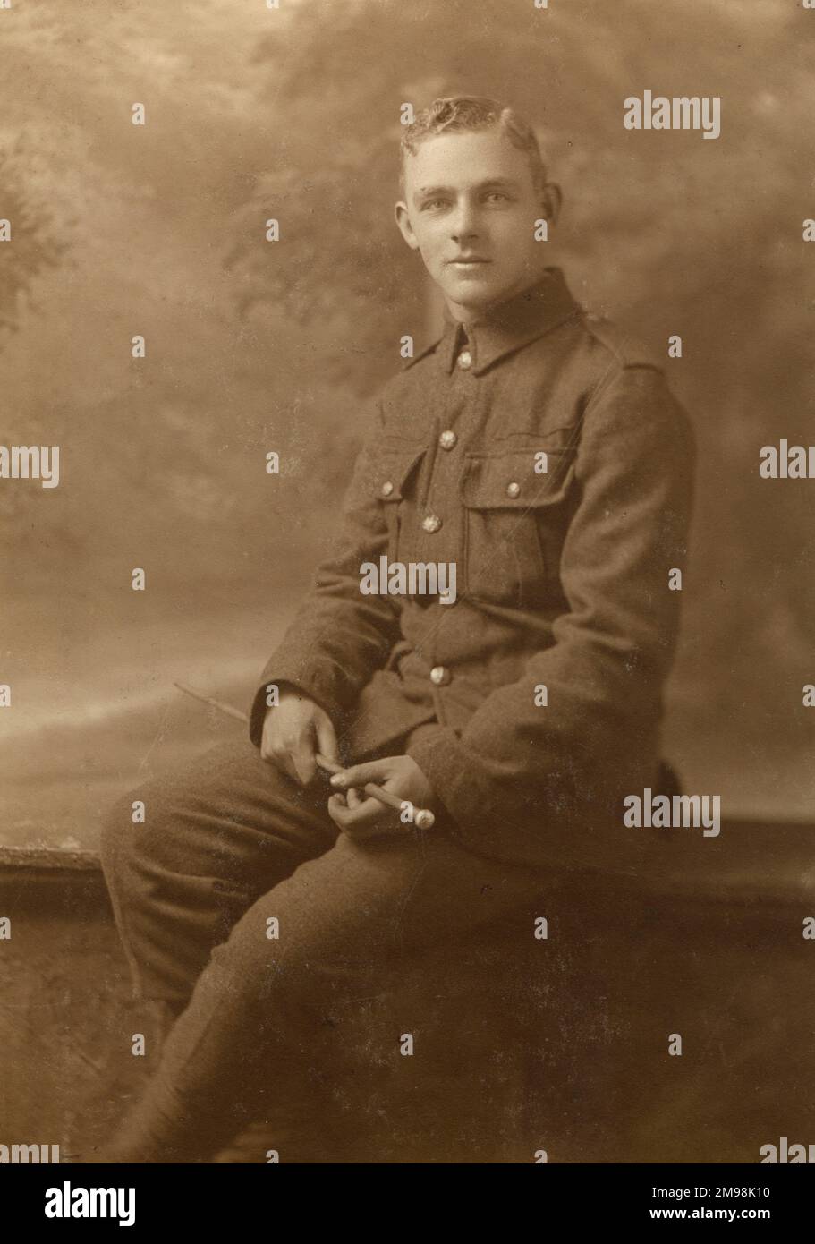 Studio photo, young man in UOTC uniform (20th Battalion, Royal Fusiliers), autumn/winter 1914. He was Albert Auerbach (1894-1918). Stock Photo