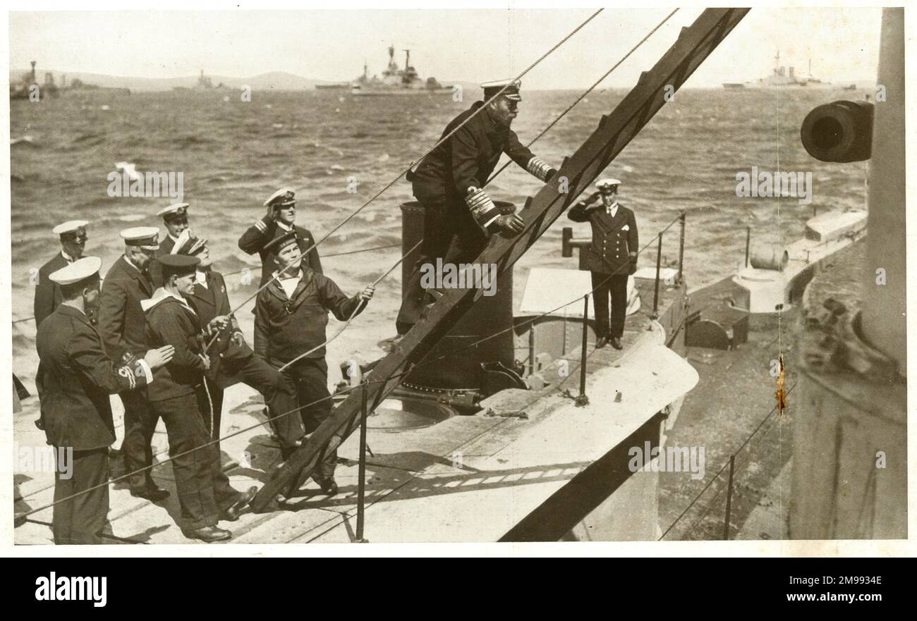 Royal navy visit hi-res stock photography and images - Alamy