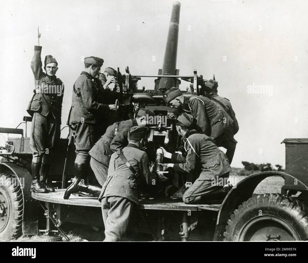 Anti-aircraft practice, Eire prepares for invasion - men of the Irish Army in training, 26 June 1940. Stock Photo