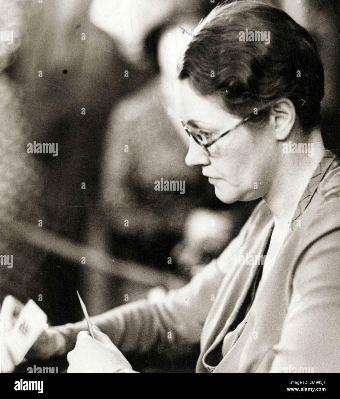 Contract bridge swept America in 1929 and 1930 - Mrs Ely Cuthbertson, an expert playing in a tournament in New York. Stock Photo